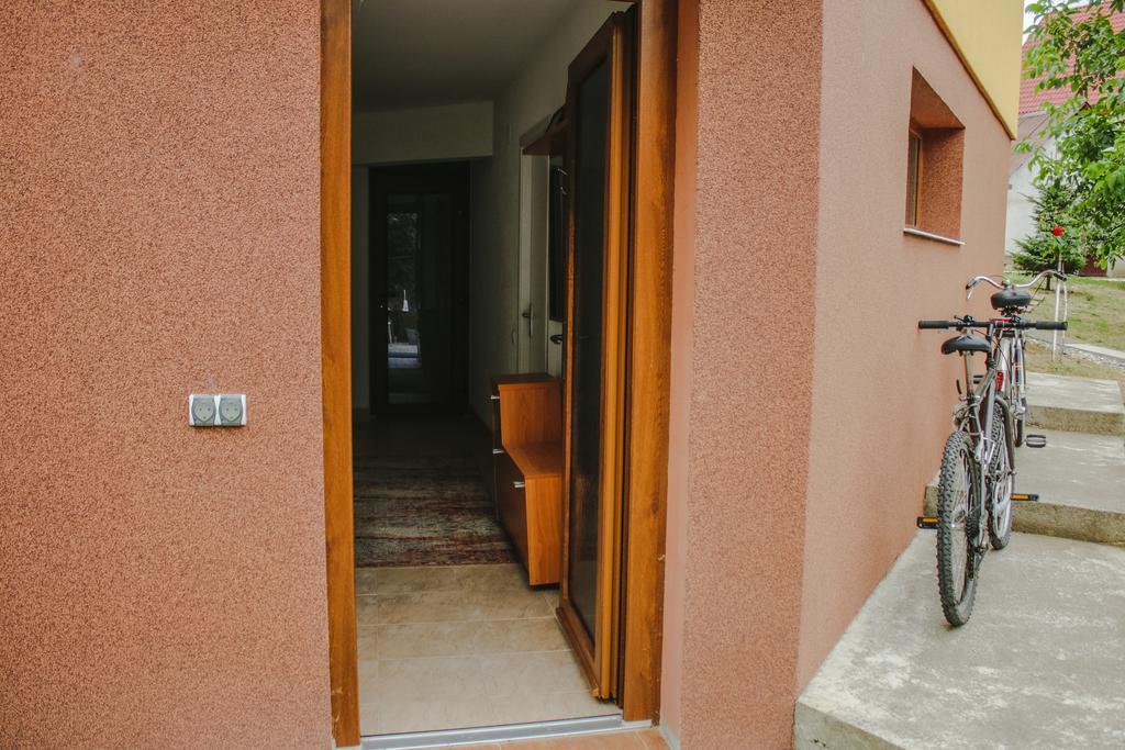 Courtyard Studio Oradea Buitenkant foto